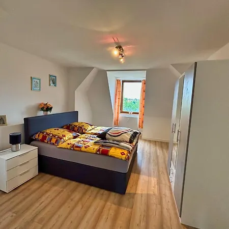 公寓 Fw 90 - Gemuetliche Dachgeschosswohnung Mit Ausblick *